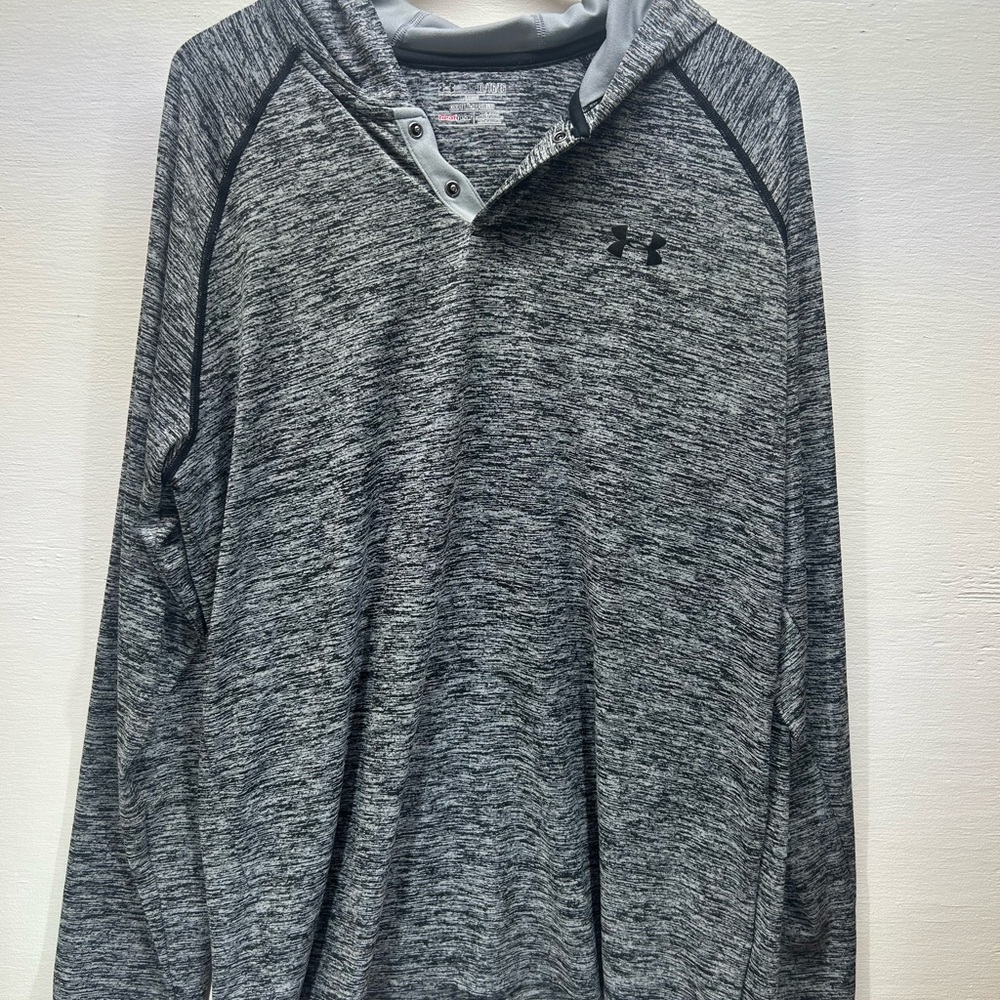 Men’s Under Armour grey dry weave hoodie